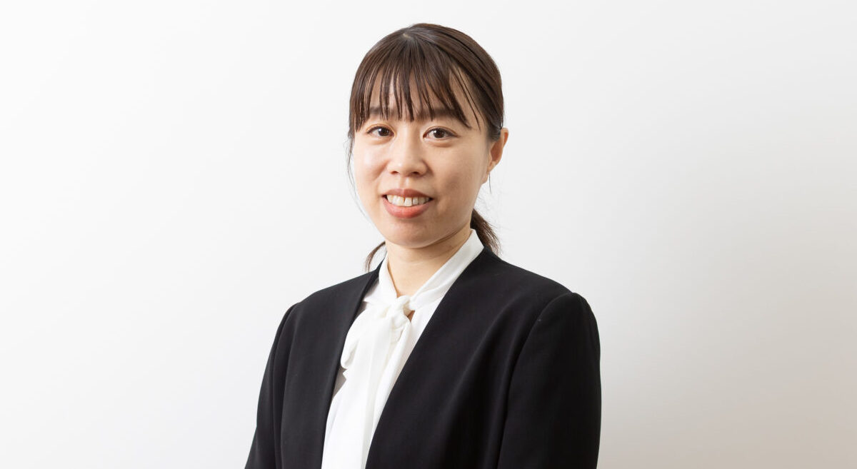 市川 麻依子